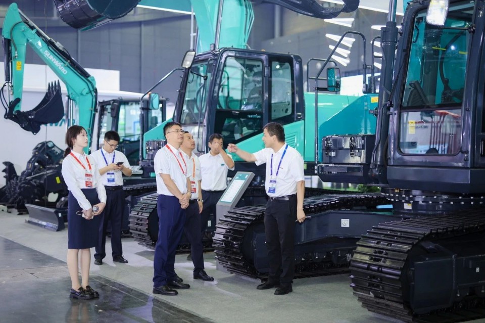 2025 CICEE | 從單一工具邁向多元化解決方案，山河智能呈現(xiàn)非凡挖掘機風采