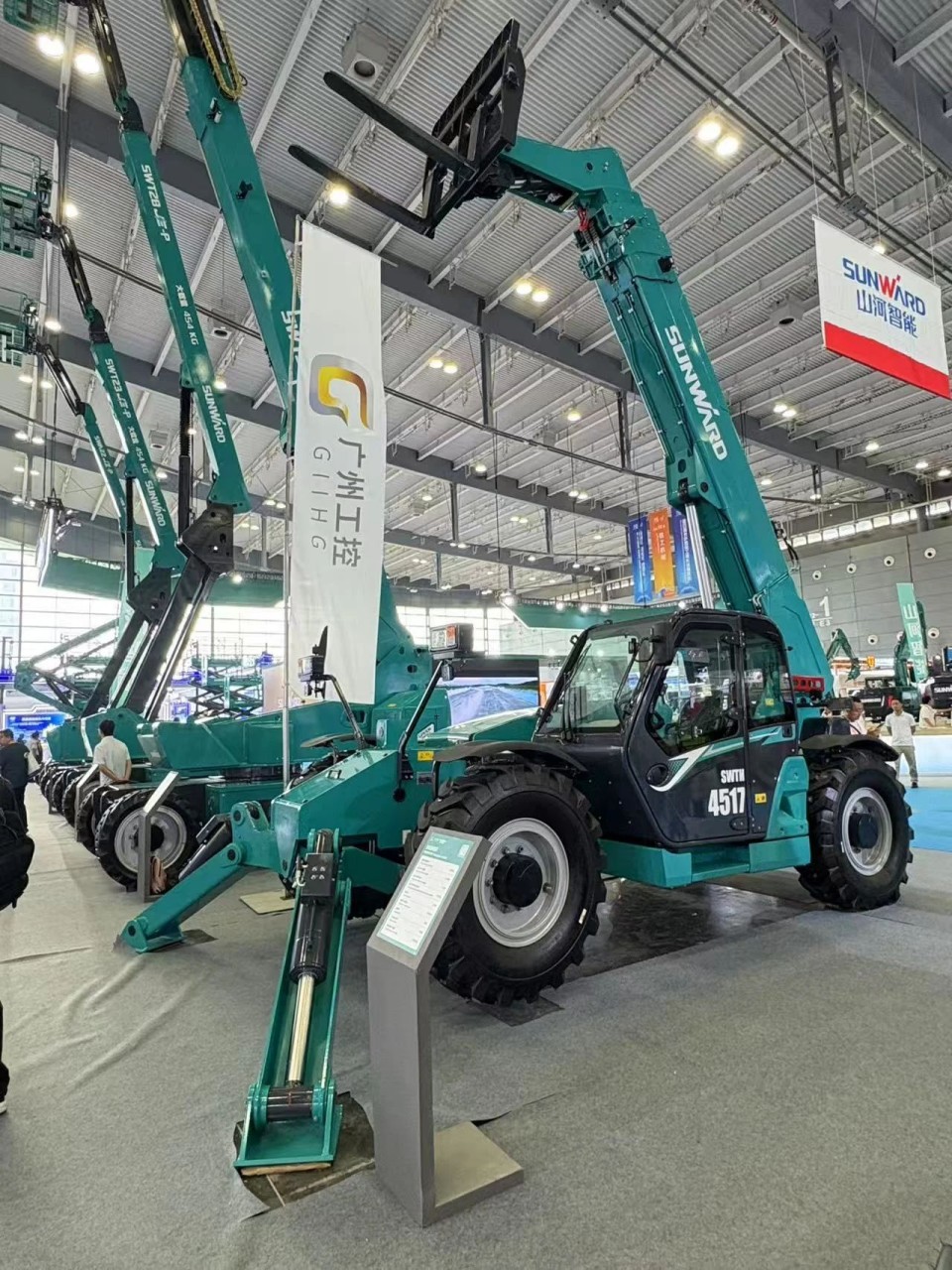 2025 CICEE | 變裝升級！新一代SWTH4517叉裝車硬核亮相長沙展