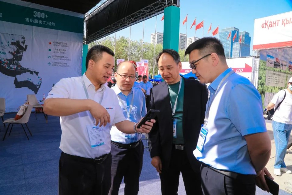 山河智能亮相2025新疆國(guó)際農(nóng)業(yè)機(jī)械博覽會(huì)