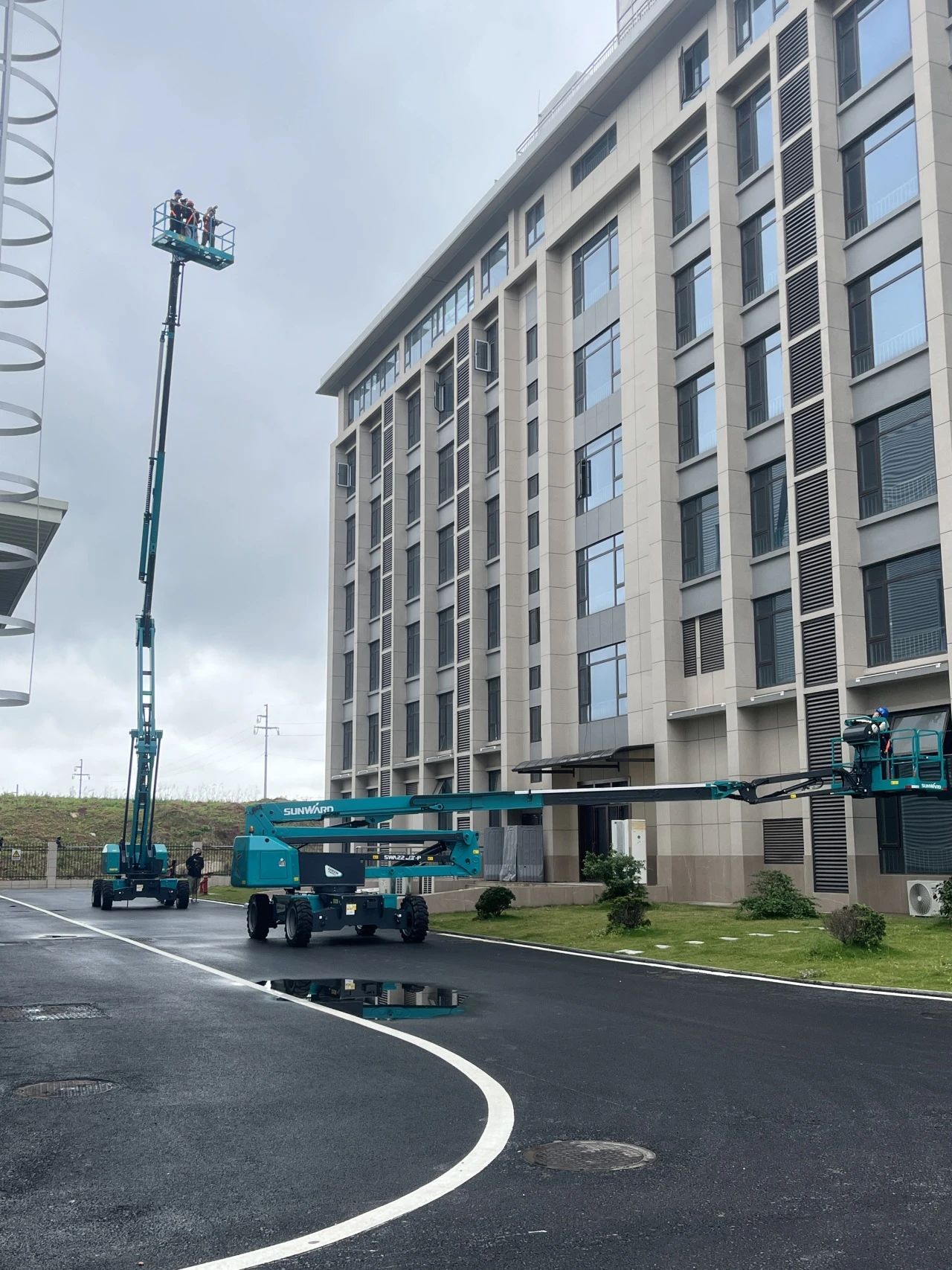 山河智能高空機(jī)械亮相《開始推理吧3》，與明星共赴