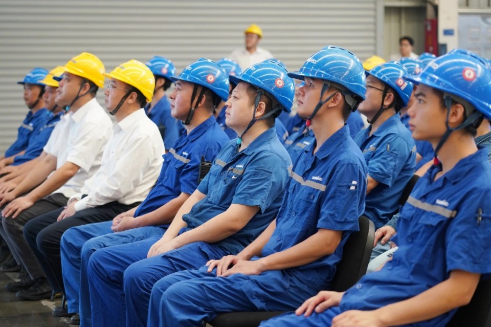 山河智能組織集中收看紀(jì)念中國人民抗日戰(zhàn)爭暨世界反法西斯戰(zhàn)爭勝利80周年大會(huì)
