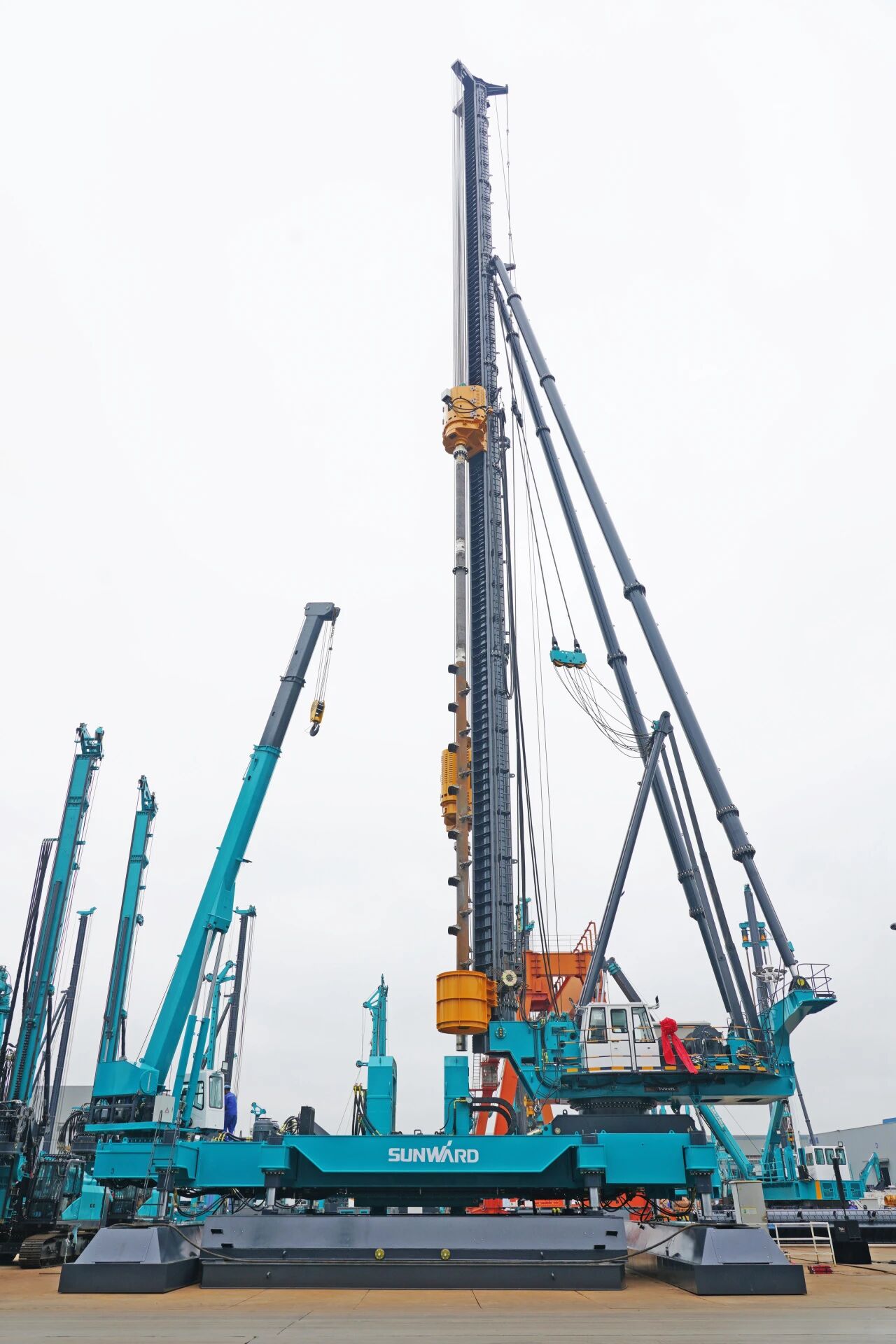 破局深基施工！山河智能攪拌中掘植樁一體機(jī)重磅交付