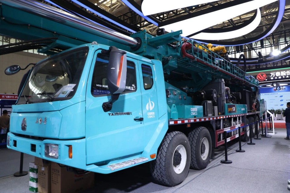 “地勘裝備能力提升的重大突破”！山河智能聯(lián)合中國煤炭地質總局發(fā)布T138車載鉆機