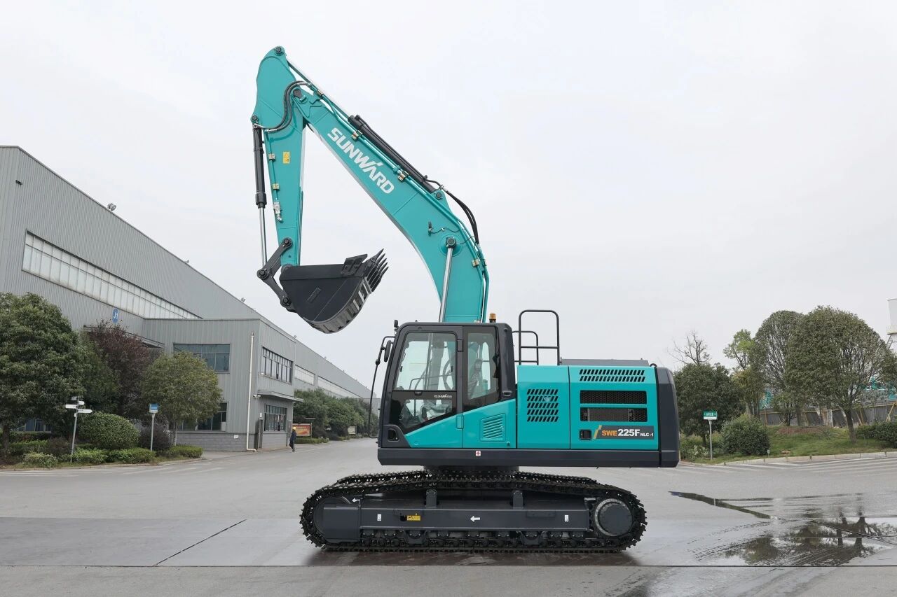 “雙子星”閃耀！山河智能兩款履帶式液壓挖掘機(jī)成功下線