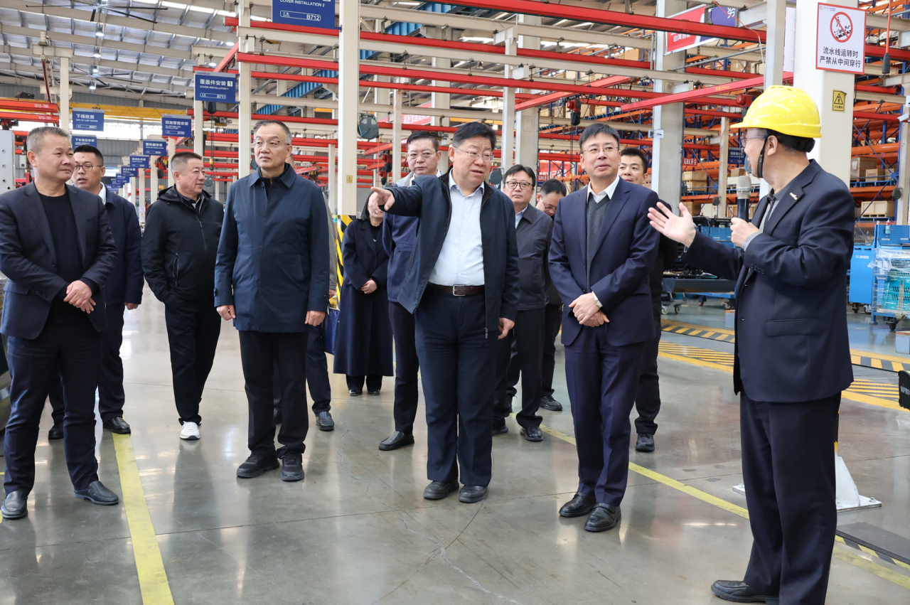 新礦投資集團(tuán)黨委書(shū)記、董事長(zhǎng)王漠到訪山河智能