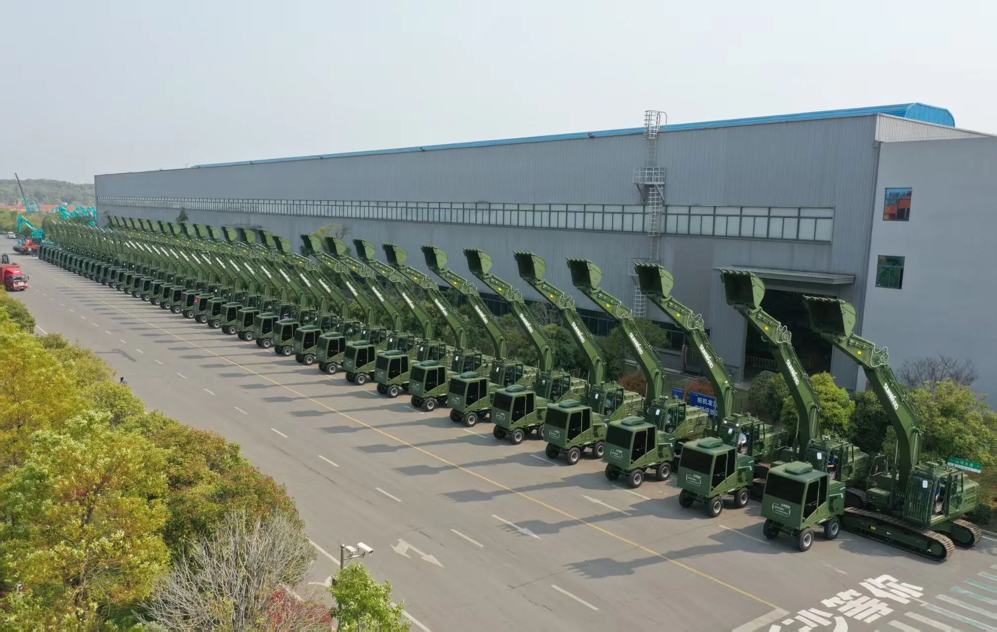 智能遙控挖掘機(jī)獲評湖南省制造業(yè)單項冠軍，彰顯山河智能創(chuàng)新實(shí)力