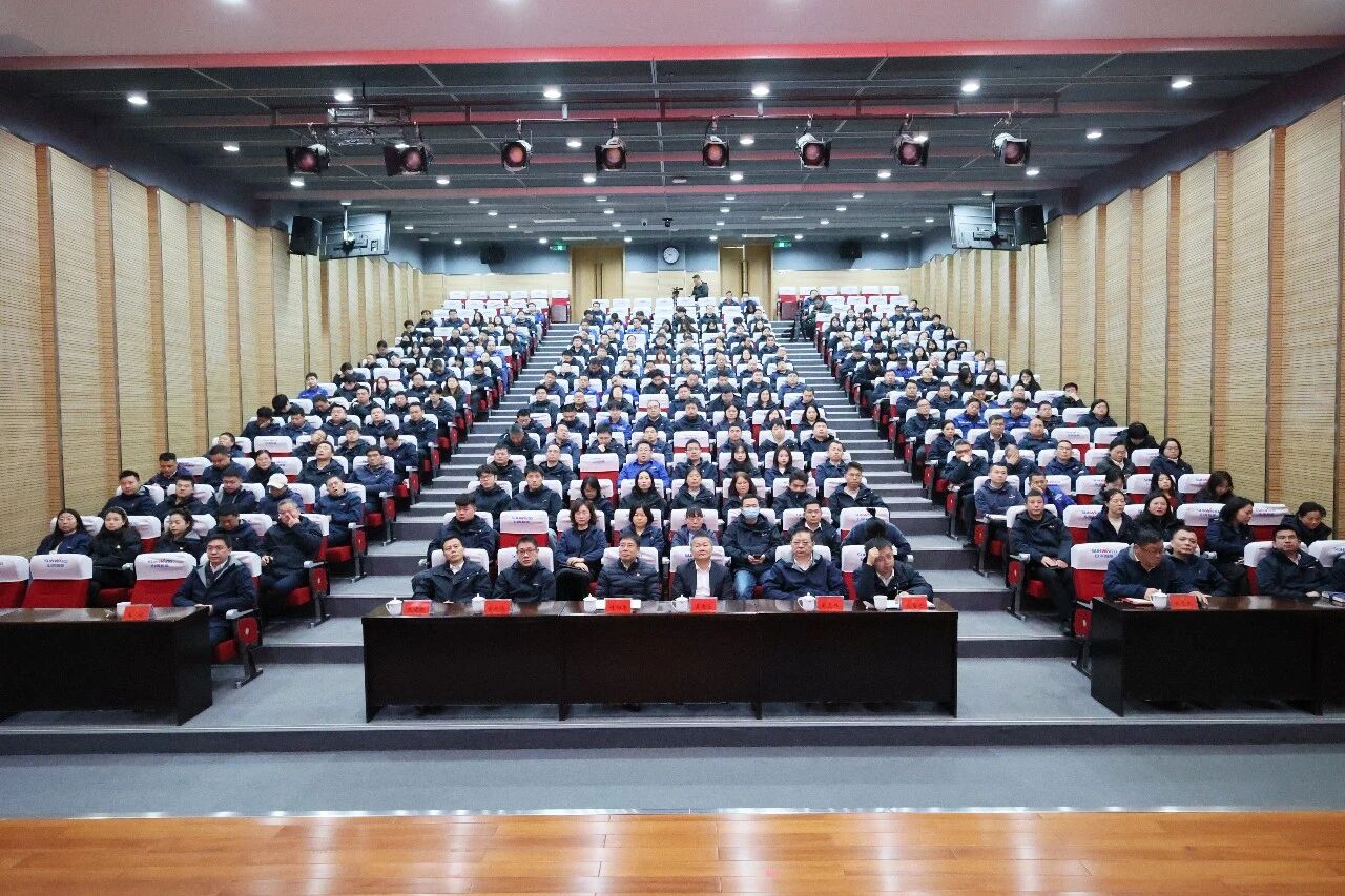 山河智能組織集中收看十四屆全國人大四次會(huì)議開幕會(huì)