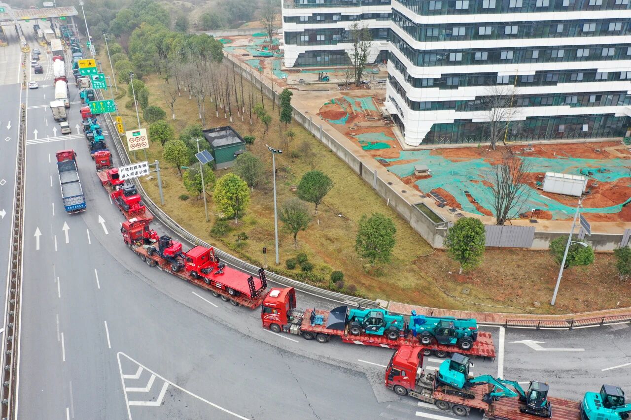 山河智能舉行2026年正月系列發(fā)貨儀式，過(guò)億元設(shè)備奔赴全球